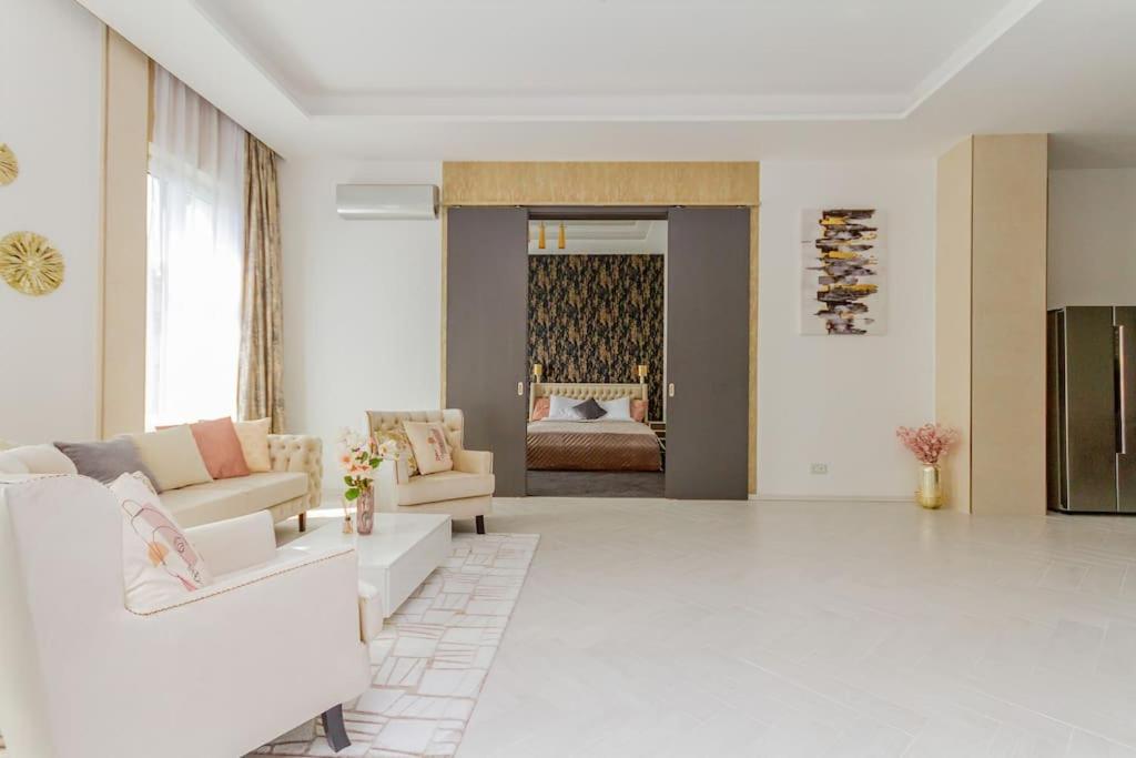 The Opulent Oasis By Newave Apartments Budapest Exterior foto